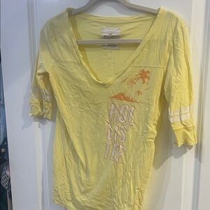 Hollister Women's Sunny Yellow Graphic V-Neck Tee